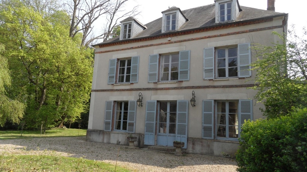 Belle demeure SOUS COMPROMIS à vendre proche de Paris (1 h30), d'une
