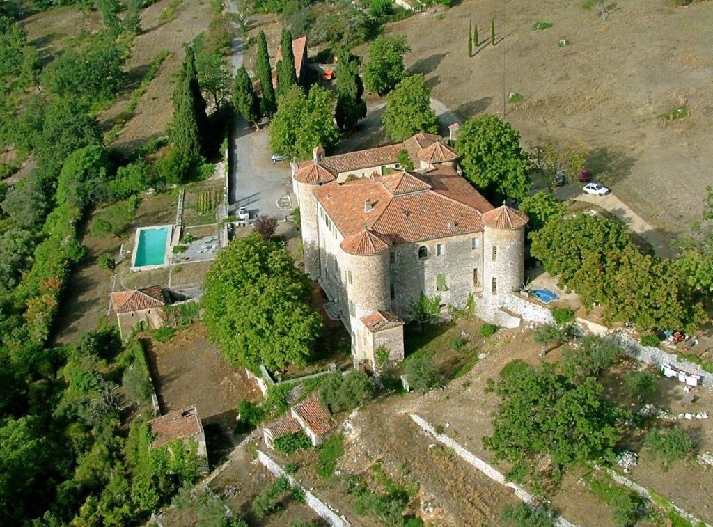 Authentic 15 th century castle for sale in Provence Terres & Demeures